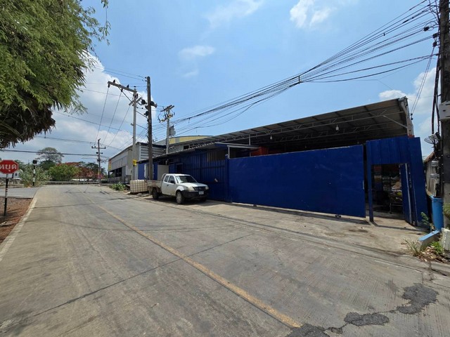 ขายโกดังร้านค้า คลังสินค้า ติดถนน ปท.5021 คลองสาม อ.คลองหลวง ปทุมธานี พร้อมบ้าน 1 หลัง 600 ตารางวา