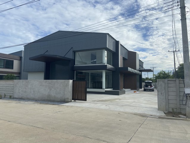  ให้เช่าโกดังสร้างใหม่  276 ตารางวา 525 ตารางเมตร บางเลน นครปฐม