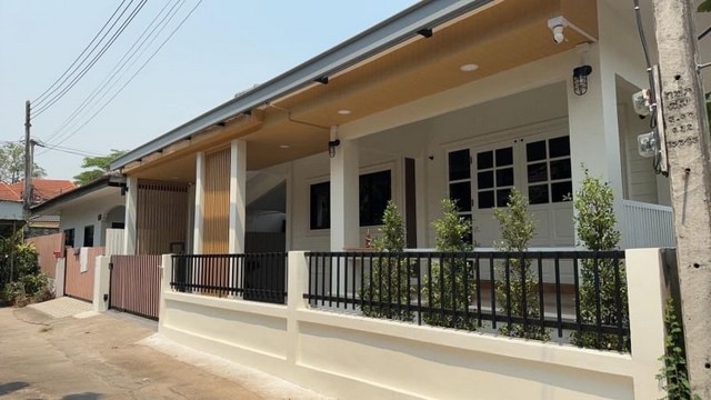 บ้านเดี่ยวชั้นเดียว รีโนเวทใหม่ พร้อมเข้าอยู่ โซนสุเทพ 