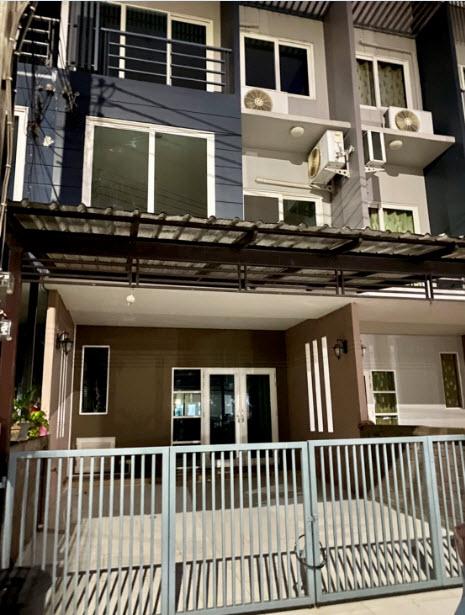 ให้เช่าทาวน์โฮม กรีนนิช รามอินทรา 76 ใกล้แฟชั่นไอร์แลนด์ พื้นที่ 25 ตร.วา พื้นที่ใช้สอย 205 ตร.เมตร 3 ห้องนอน 3 ห้องน้ำ พร้อมเฟอร์นิเจอร์