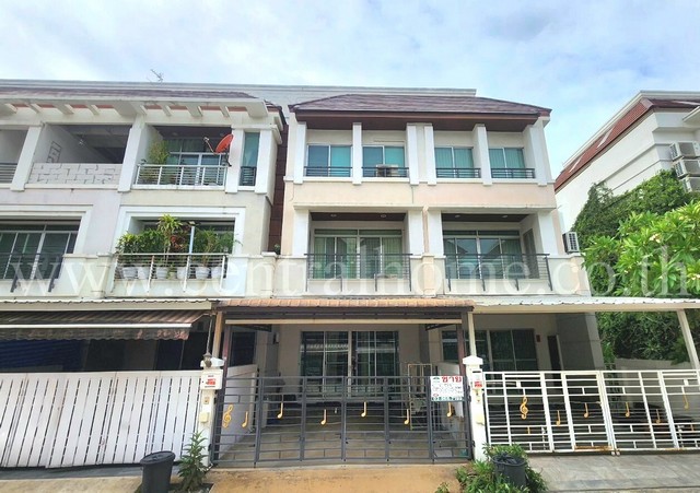 ทาวน์โฮม 3 ชั้น บ้านกลางกรุง เดอะ รอยัล เวียนนา รัชวิภา - รัชดาภิเษก พร้อมอยู่
