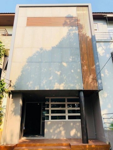 PO810 ขาย บ้าน โฮมออฟฟิศ 3.5 ชั้น ลาดพร้าว 35 รัชดาภิเษก 32 เหมาะทำออฟฟิศ ใกล้ MRT ลาดพร้าว ซอย ภาวนา หันหน้าทางทิศตะวันตก เขตจตุจักร