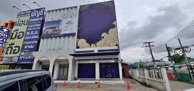 เซ้งร้านนวด ตึก2คูหาห้องมุม ตั้งอยู่ริมถนนปากซอยเพชรเกษม45 ตรงข้าม The Mall บางแค มีรถไฟฟ้า MRT