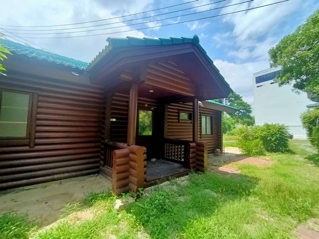 ให้เช่าบ้านเดี่ยว 1ชั้น ติดถนน พัฒนาการ  ขนาด200ตรม. ใกล้MRTพัฒนาการ และเอกมัย