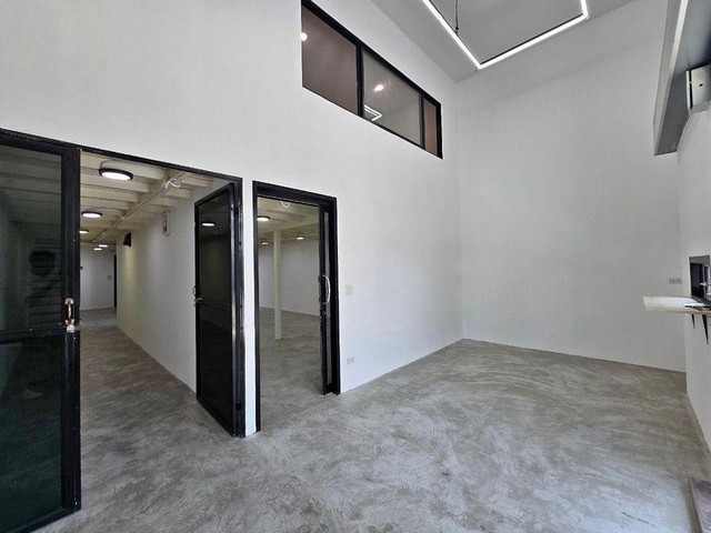 PO812 ให้เช่า โกดัง พร้อมออฟฟิศ 220 ตร.ม. โซนพัฒนาการ 44 ราคาเช่า 35,000 บาท