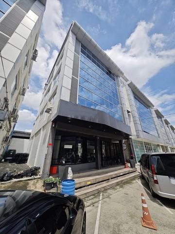 BS830 ขายอาคารพาณิชย์ 4ชั้น โครงการ ซอยลาดกระบัง 30-5 ขนาด 2คูหาครึ่ง ที่ดิน 35 ตรว. พื้นที่ใช้สอย 460 ตรม จอดรถด้านหน้าอาคารได้3 คัน