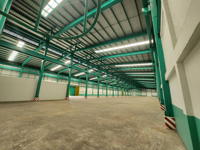 โกดังให้เช่าพื้นที่ใช้สอย 4,200 ตร.ม.  ติดถนนใหญ่ ถ.บางบัวทอง-สุพรรณบุรี กม.3 รถเทเลอร์ รถสิบล้อ เข้า-ออก ได้สะดวกสบาย