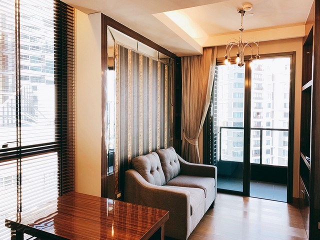 ขายด่วนราคาโดน ๆ คอนโด The lumpini 24 ในสุขุมวิท24 ราคา 6.4 ล้าน 1 ห้องนอน ขนาด 29.4 ตรม