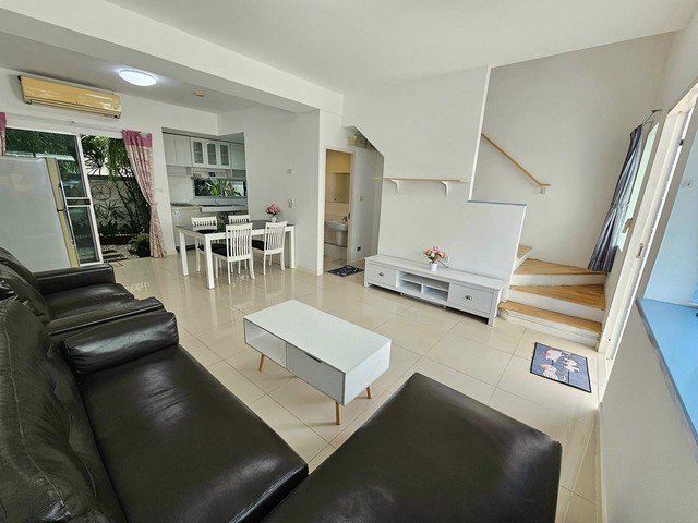 S2516 ให้เช่าและขายทาวน์โฮม 3 ชั้น โครงการบ้านใหม่พระรามเก้า-ศรีนครินทร์ ถนนกรุงเทพกรีฑาซอย 7 พร้อมเฟอร์นิเจอร์