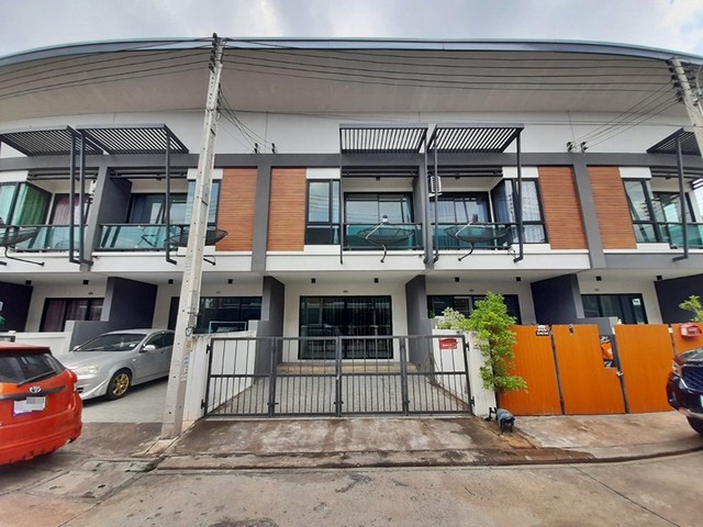 ขายทาวน์เฮ้าส์ พาร์ควิลล์ 3 ต.บึง อ.ศรีราชา จ.ชลบุรี  PAPT5_086