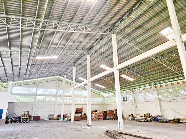 ศาลจังหวัดสระบุรี มิตรภาพ ให้เช่าโกดัง  1ไร่ รอบๆ 3ไร่ 4,800ตรม. เดิมเป็นโกดังเก็บของ ทำเลดีมาก 1โกดัง  2ห้องน้ำ จอดรถได้หลายคัน