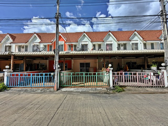 ขายทาวน์เฮ้าส์ แฟมิลี่ ปาร์ค ต.ทุ่งสุขลา อ.ศรีราชา จ.ชลบุรี  PAPT5_087