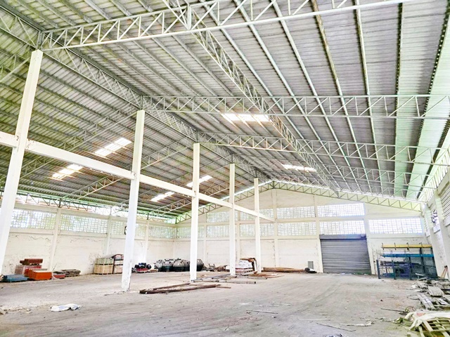 มิตรภาพ ให้เช่าโกดัง 3 ไร่ 4,805ตรม. ศาลจังหวัดสระบุรี ใกล้ถนนใหญ่ 1โกดัง  2ห้องน้ำ จอดรถได้หลายคัน 