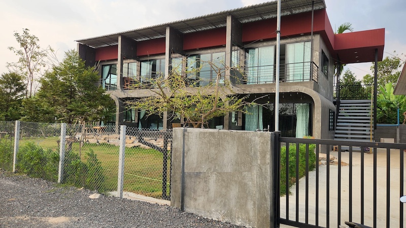 BS831 ขายโรงแรมบ้านพักริมแม่น้ำริมคลอง แบบห้องแยก 8 ห้องนอน 8 ห้องน้ำในตัว อ.แก่งคอย จ.สระบุรี