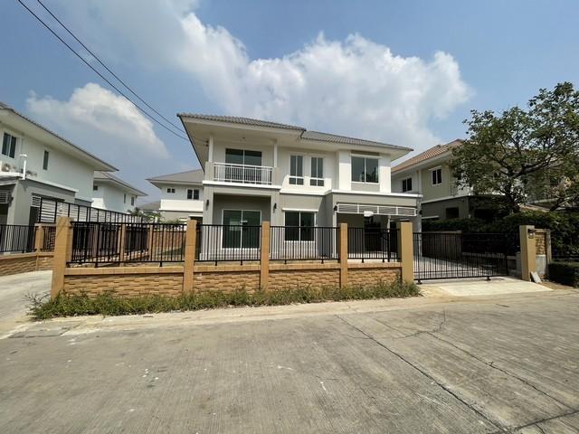 ปล่อยให้เช่าบ้านเดี่ยว2 ชั้น ถนนจตุโชติ ออเงิน หมู่บ้านดีไลท์ แอทซีน วัชรพล-จตุโชติ เนื้อที่ 67 ตารางวา พื้นที่ใช้สอย 165 ตารางเมตร