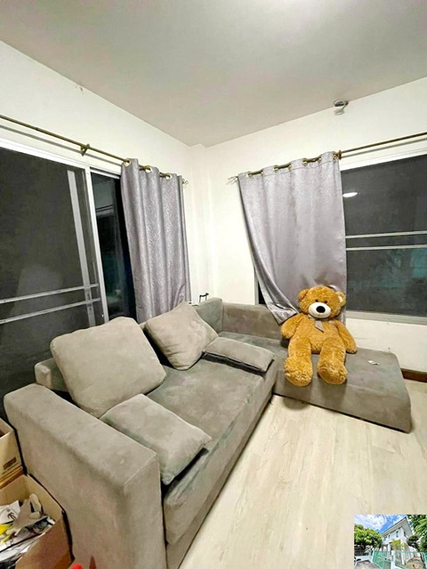 วัดไพร่ฟ้า ตลาดสามโคก 3 กม. ให้เช่าบ้านเดี่ยว หลังมุม 2 ชั้น ศาลาหน้าบ้าน 50ตรว. 135ตรม. ทำเลดีมาก 3นอน 2น้ำ 2จอดรถ 2แอร์