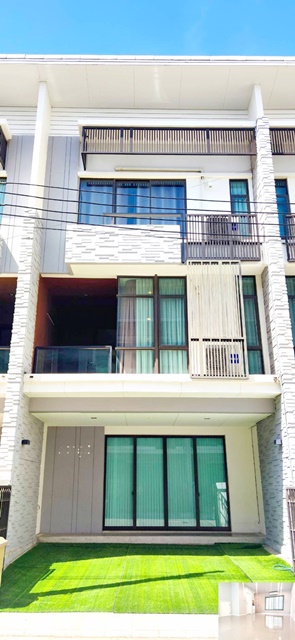 MRT ศรีเอี่ยม 1 กม. บางนา-ตราด36-54 ให้เช่าทาวน์โฮม 3 ชั้น ออฟฟิศ 22ตรว. 195ตรม.เพล็ก เฟอร์พร้อมอยู่ 3นอน 4น้ำ 2จอดรถ 5แอร์ พาราไดซ์ พาร์ค