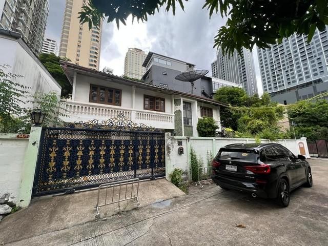 PB4354 ให้เช่าทาวน์เฮ้าส์ 2 ชั้น ซอยสุขุมวิท 26 บ้านเก่าต้องรีโนเวท 100% ฟรีระยะเวลารีโนเวท 2 เดือน