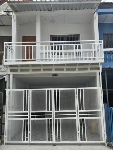PB4350 ขายทาวน์เฮ้าส์ รีโนเวทใหม่ ย่านลำลูกกา คลอง 2 หมู่บ้านแอร์วิลล่า ลำลูกกา คลอง 2 ปทุมธานี ใกล้ BTS คูคต เพียง 3 นาที