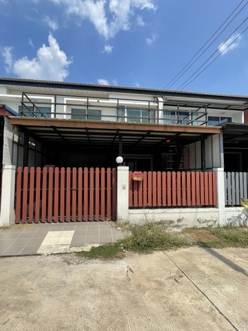 ขาย ทาวน์เฮ้าส์ 2 ชั้น ต.ท่าบุญมี อ.เกาะจันทร์ จ.ชลบุรี  PAPT5_074