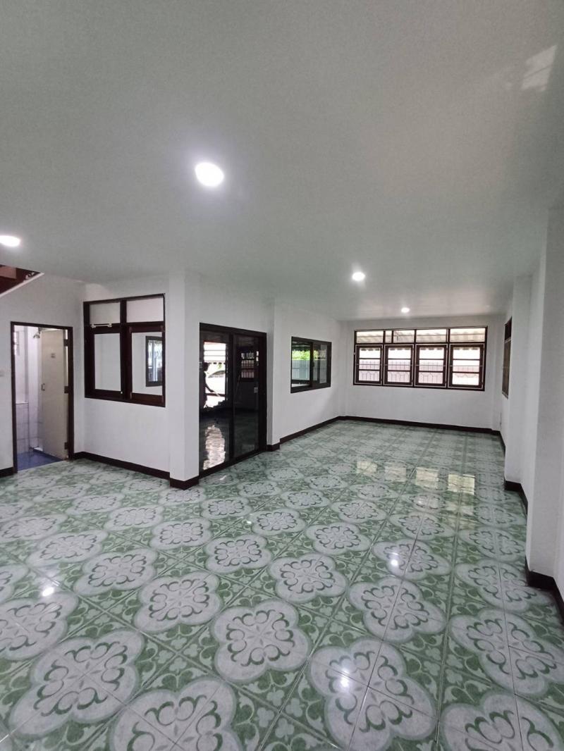 ให้เช่าบ้านเดี่ยว2ชั่นย่านโชคชัย4ลาดพร้าว51ใกล้BTSโชคชัย4 โรงพยาบาลเปาโล สน.โชคชัย 4​