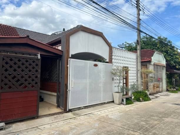 โซนแม่เหียะ​ บ้านอำเภอเมือง​ หลังตลาดแม่เหียะ 1.59 ล.เท่านั้น 25 ตรว. บ้านชั้นเดียว ไปสนามบิน 14 นาทีเท่านั้น ขายต่ำกว่าราคาประเมิน