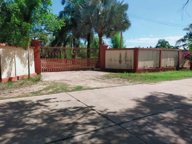 ขายที่ดินใกล้เทศบาลท่าบุญมี ติดถนนสามด้าน  เขต อ.เกาะจันทร์ จ.ชลบุรี 