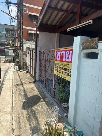 ขายทาวน์เฮาส์ 2 ชั้น 20 ตารางวา  มบ.ดวงทิพย์  ถ.กำแพงเพชร6 ซอย7แยก3  หลักสี่   ZT396 