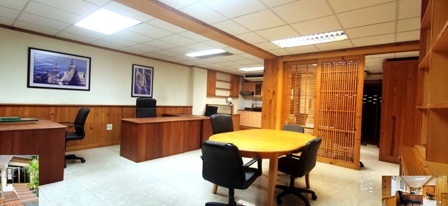 ให้เช่าเปิดออฟฟิศ ชั้น 1 MRT แยกลำสาลี 2 กม. รามคำแหง24-38 จดทะเบียนได้ 125ตรม. เฟอร์พร้อมกิจการต่อ 2นอน 2น้ำ 2จอดรถ 4แอร์ 