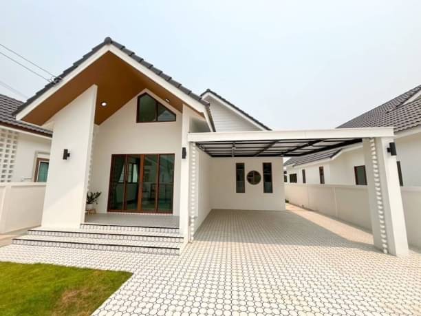 ราคาเริ่มต้นที่ 2.1 ล้าน 50 ตรว. หางดง บ้านสร้างใหม่ สไตล์นอร์ดิก หลังใหญ่ เรียบง่าย แต่หรู ใกล้เมือง เดินทางสะดวก เข้าเมืองเพียง 15-20 นาที