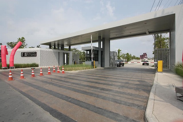 ให้เช่าบ้านเดี่ยว 2 ชั้น ม.เซนโทร สุขสวัสดิ์ - พระราม 3 หลังมุม