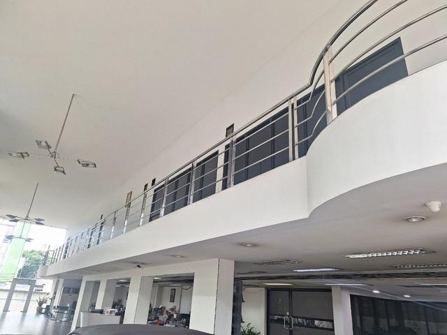 ให้เช่าโชว์รูม 3 ชั้น ถนนวิภาวดีรังสิต  พื้นที่ใช้สอยประมาณ 1,500 ตรม.เหมาะทำโชว์รูม ศูนย์บริการ