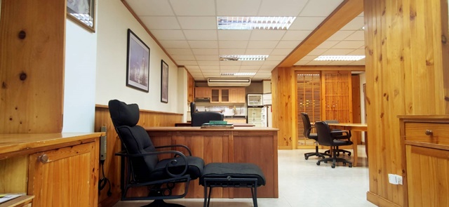  MRT แยกลำสาลี 2 กม.รามคำแหง24-40 ให้เช่าเปิดออฟฟิศ  ชั้น 1 จดทะเบียนได้ 20ตรว. 126ตรม. ทำเลดีมาก 2นอน 2น้ำ 2จอดรถ 4แอร์ หากินง่าย