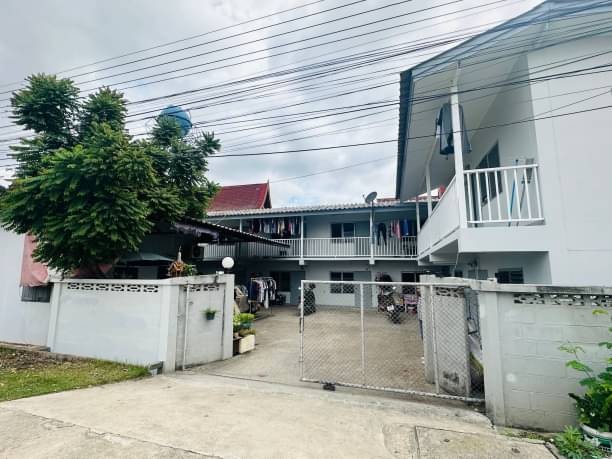 ผู้เช่าเต็มทุกห้อง ขาย 5.5 ล้าน 99 ตรว. หอพัก 2 ชั้น 15 ห้อง รีโนเวทใหม่ทั้งหมด ทำเลทอง อำเภอเมือง รับรายได้หอพัก 32,000 บาท/เดือน