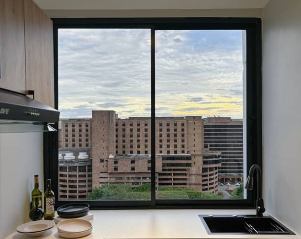 ใหม่! ขายเพียง 1.89 ล.เท่านั้น 36 ตรม. ศรีธนา 2 คอนโด ถนนห้วยแก้ว ห้องกว้าง รีโนเวทใหม่ สไตล์ Modern Luxury เฟอร์นิเจอร์ครบ เดินทางสะดวก