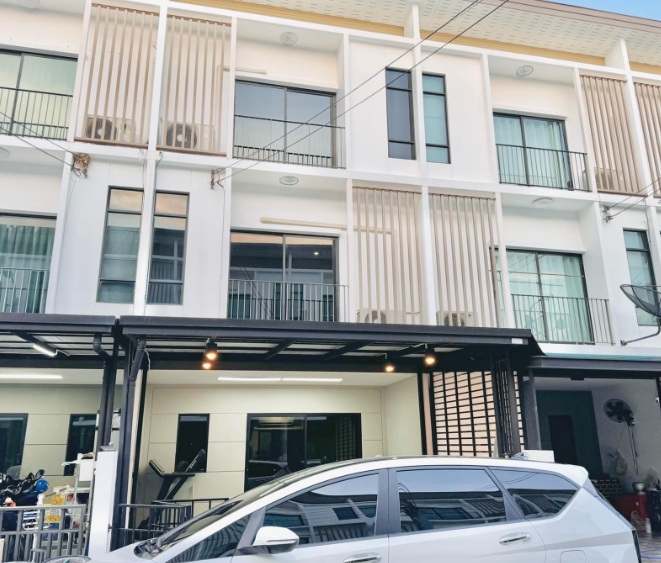  ให้เช่าทาวน์โฮม3ชั้น พาทิโอ ศรีนครินทร์ พระราม9 กรุงเทพกรีฑา