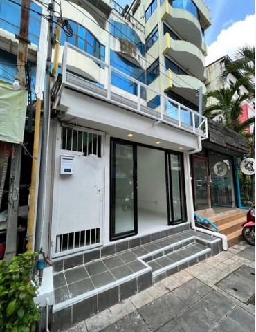 ให้เช่าพื้นที่ อาคาร 1.5 ชั้น ขนาด 100 ตรม ใกล้มหาวิทยาลัยหอการค้าไทย เหมาะทำหน้าร้าน