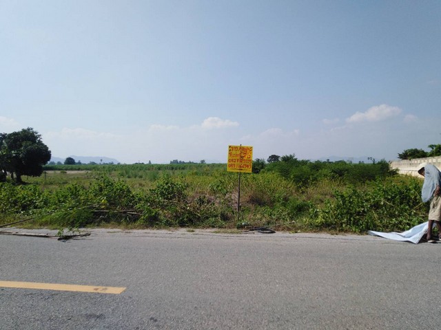 ขายที่ดินติดถนน บ้านทุ่งทอง-กร่างทอง อำเภอท่าม่วง จังหวัดกาญจนบุรี เนื้อที่ 2 ไร่