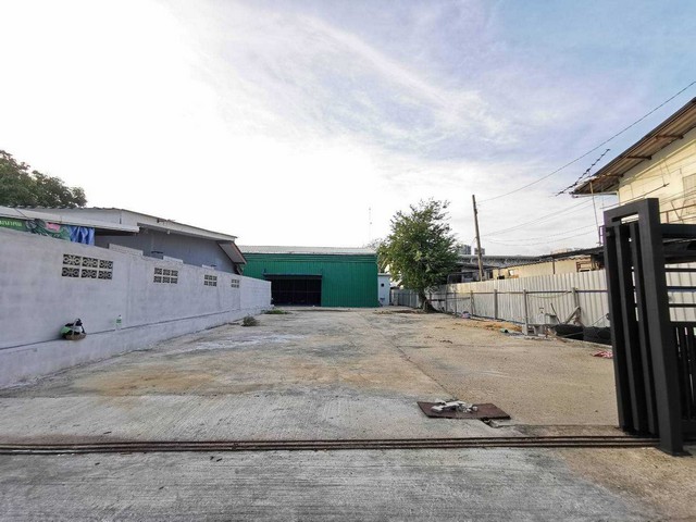 ให้เช่าโกดัง ถนนบางนา-ตราด ก.ม1 ขนาด160 ตารางวา ใกล้ BTSอุดมสุขและเซ็นทรันบางนา