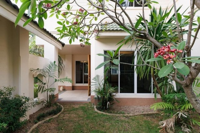 บ้านหลังใหญ่ ล้านนาไพน์เนอรี่โฮม พร้อมเฟอร์ครบชุด หางดง 