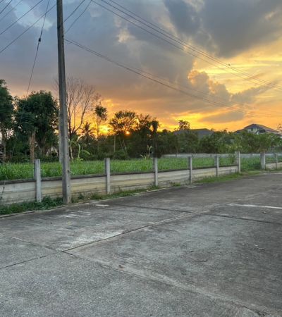 ที่ดินเปล่่า 180 ตร.ว สี่เหลียมผืนผ้า  ขายยกแปลง* ใน มบ.สุวิชาดา  ตรงข้าม รพ.สันทราย 2 กม. 