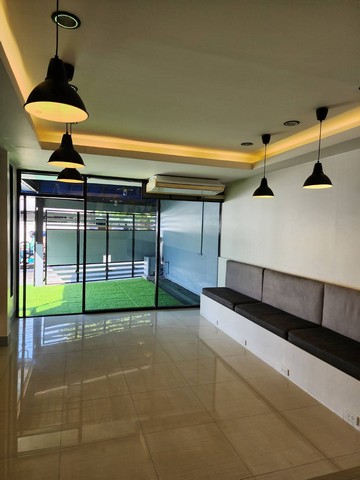 ขายทาวน์เฮาส์2ชั้นหลังมุม 20 ตร.ว.ถนนประชาราษฎร์บำเพ็ญ26ใกล้MRTห้วยขวาง1กิโล