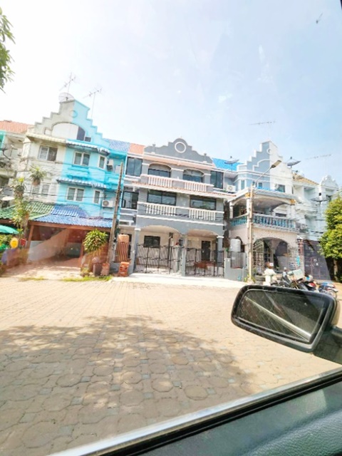 ถูกที่สุดในโลก ไม่เคยอยู่ ศรีด่าน16-22 MRT ศรีแบริ่ง 1.5กม. ให้เช่าทาวน์เฮ้าส์ 3 ชั้น 21ตรว. 195ตรม. ใหม่ สงบ 4นอน 3น้ำ 1จอดรถ