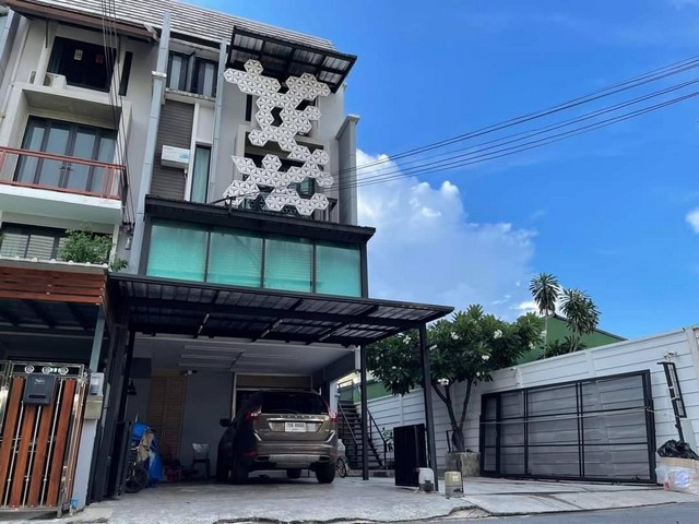 ขายทาวน์โฮม 4 ชั้น โครงการ อารียา แมนดารีนา สุขุมวิท 77( Areeya Mandarina Village ) 