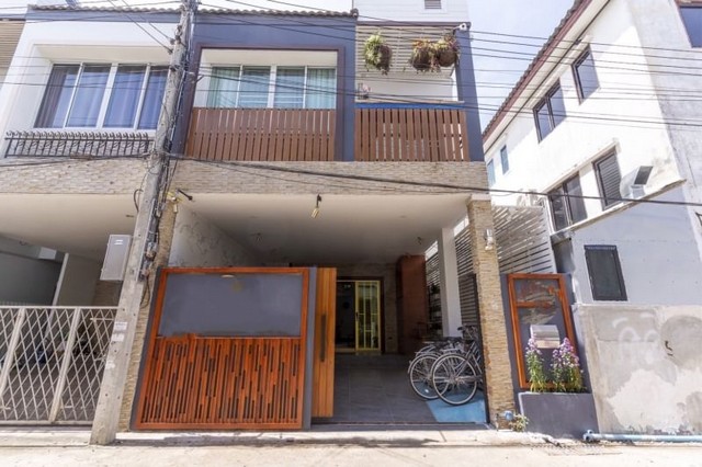 บ้านสวย ตกแต่งสไตล์เซน หรูหรา ถนนสนามบินสายเก่า          