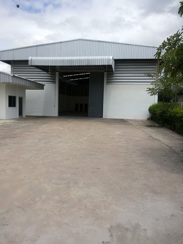 ให้เช่าโรงงานให้เช่าโกดังอยู่อำเภอศรีราชาจังหวัดชลบุรีอยู่ติดถนน