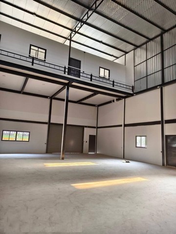 ให้เช่าโกดัง  830 ตารางเมตร  กิ่งแก้ว ซอย 37 เหมาะทำหน้าร้านหรือคลังสินค้า ใกล้สุวรรณภูมิ