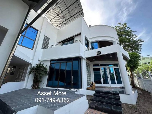  บ้านเดี่ยว 3 ชั้น โครงสร้างแข็งแรง  ขนาด 112 ตารางวา  5 ห้องนอน 6 ห้องน้ำ1 ห้องแม่บ้าน  ลาดพร้าว 83