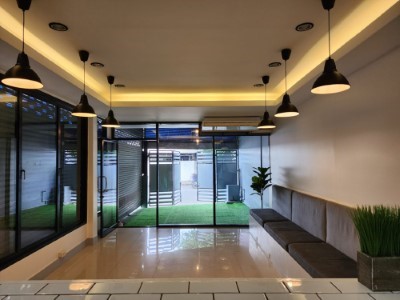 ให้เช่าทาวน์เฮาส์ห้วยขวาง2ชั้น19ตรว2นอน2น้ำแอร์3เครื่องเช่า28000บาทใกล้MRTห้วยขวางถ.ประชาราษฎร์บำเพ็ญ