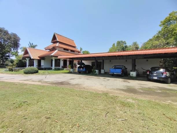 บ้านไม้สักพม่า ขายต่ำกว่าราคาประเมิน 22 ล้าน 2-1-16 ตรว. สันทราย สไตล์ล้านนา เสริมบารมีผู้อยู่ บรรยากาศดี สามารถทำเป็นรีสอร์ต ห้องประชุมได้